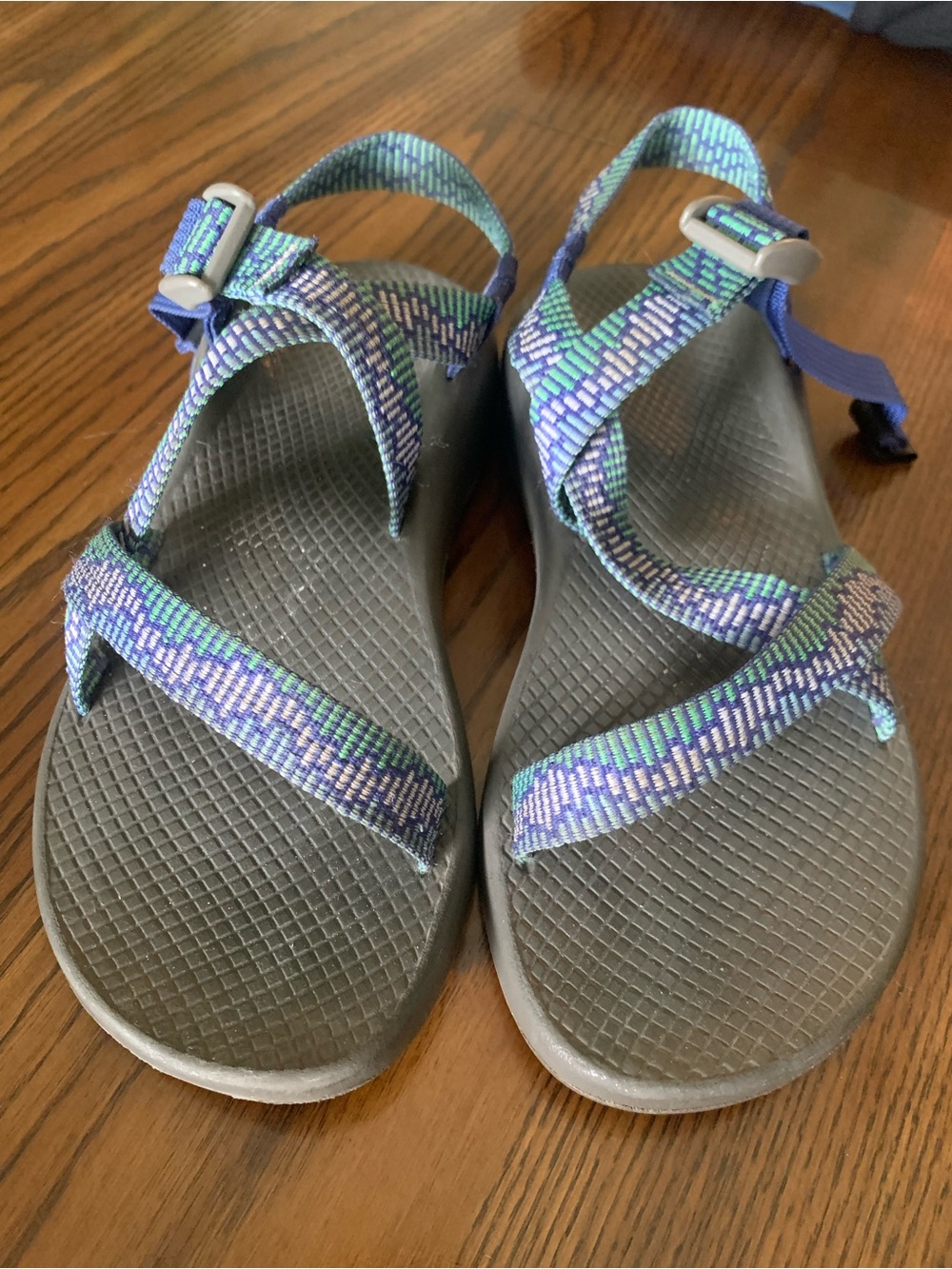Chaco Z/1 Size 8 green and blue one strap